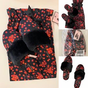 Victoria’s Secret Slippers Medium (7-8) Cherry🍒